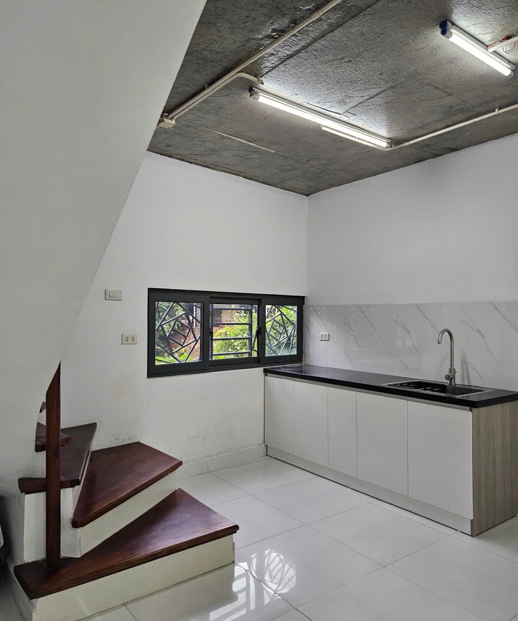 Chính chủ cho thuê nhà 50m2 x 3 tầng ngõ 99 Hậu Ái Vân Canh 4PN 4wc bếp khách. Nhà mới đẹp giá 7tr/