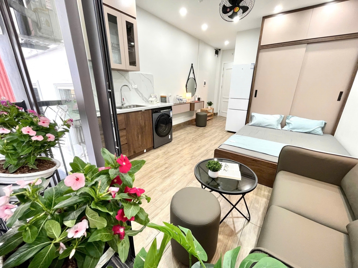 Cho Phòng Studio (Có ban công) Tại 164 Vương Thừa Vũ - Phường Khương Trung Quận Thanh Xuân Hà Nội