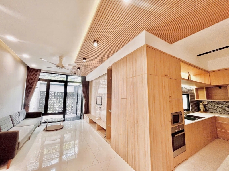 Cho thuê biệt thự mặt tiền gần Chợ Đầm phường Vạn Thạnh Tp Nha Trang (Có Gara Xe hơi)