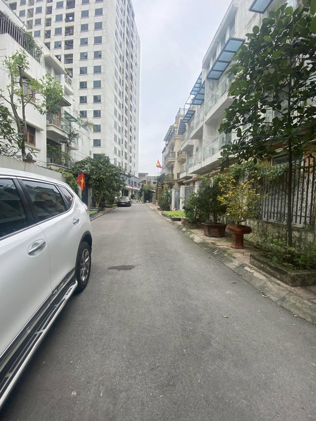 Cho thuê biệt thự Tây Hà Tố Hữu 200m2 4 tầng thang máy làm văn phòng nhà ở