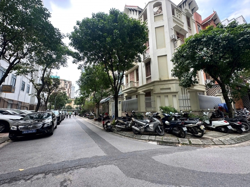 Cho thuê BT Dương Đình Nghệ Cầu Giấy 92m2 x 4 tầng 38 Triệu (chốt) VP cty ở nhóm gđ