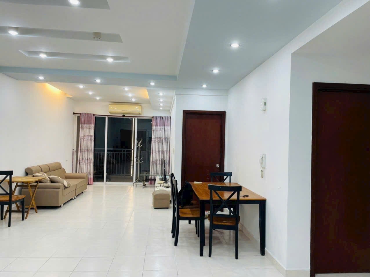 Cho thuê căn hộ Amber Court 94M2 trung tâm Biên Hoà khu D2D chỉ 10tr