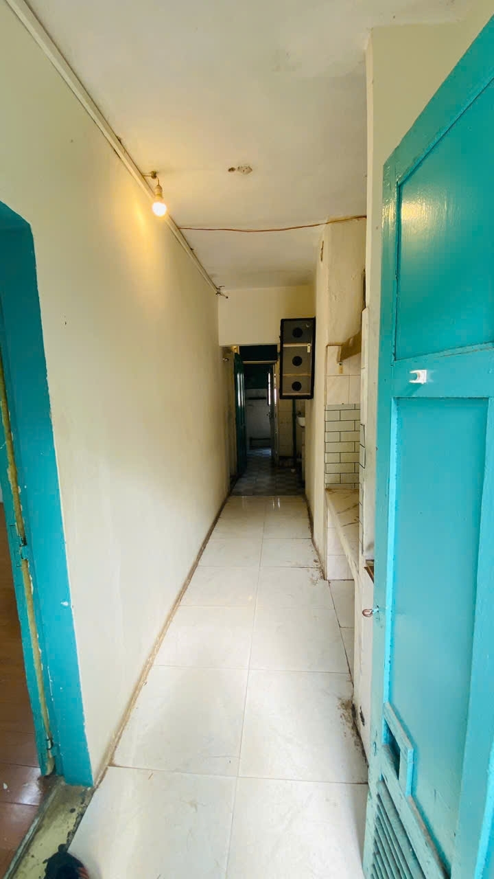 Cho thuê căn hộ tập thể tầng 3 Đặng Văn Ngữ 70m² 2 phòng ngủ 1 vệ sinh 85 triệu