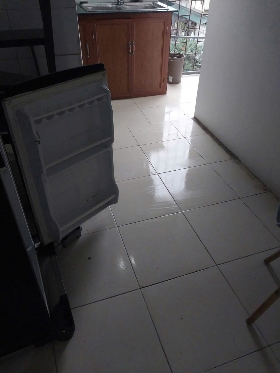 Cho thuê căn hộ tập thể tầng 5 13 Khuất Duy Tiến 90m² gồm 3 phòng ngủ 2 WC  8 triệu