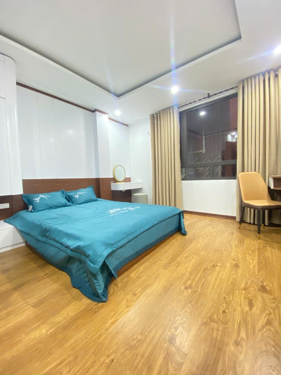 Cho thuê CHDV ngõ 75 Giải Phóng 42m² x 6 tầng cải tạo được 9PN 30 Triệu