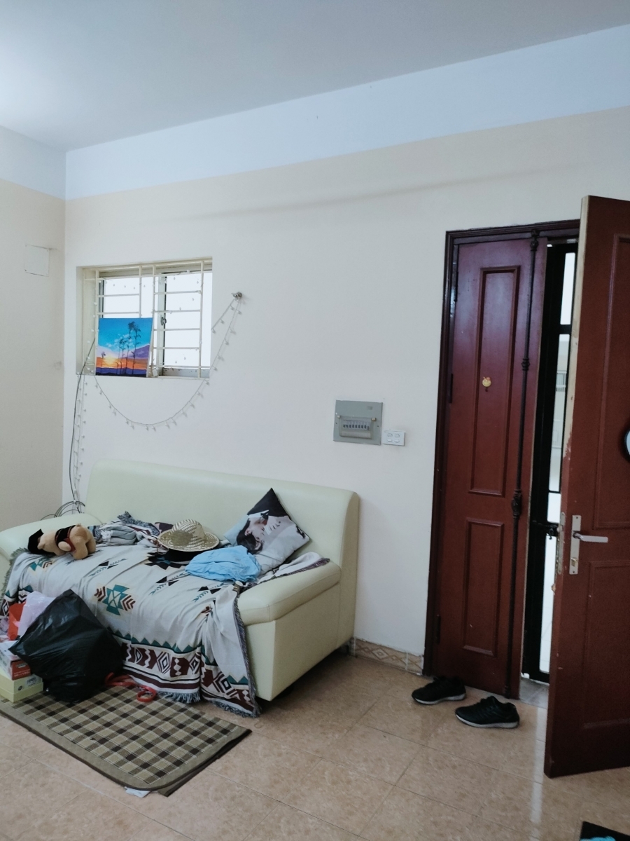 Cho thuê gấp giá rẻ căn hộ rất hiếm HH Linh Đàm 50m tầng 2 6.5 tr/th Hoàng Mai.