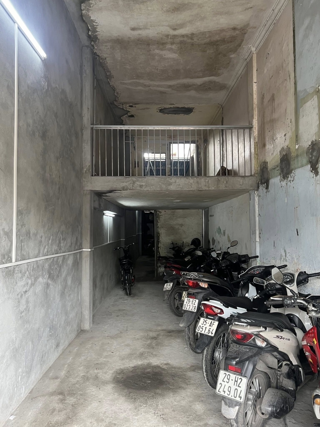 Cho thuê Mặt bằng KD ngõ ô tô Giải Phóng 70m2 x 1.5 tầng 13 Triệu làm cà phê đồng nát...