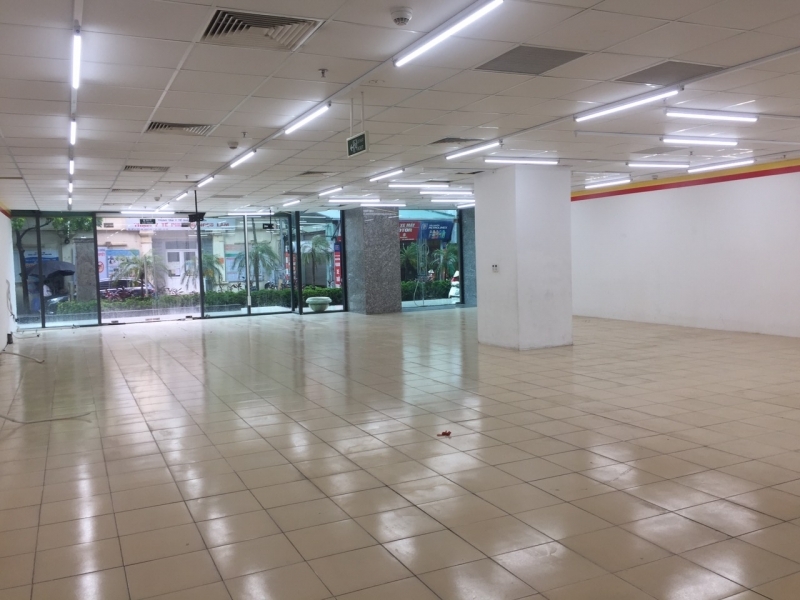 Cho thuê mặt bằng kinh doanh dt 400m2 tại ngõ 298 Ngọc Lâm Long Biên. Cạch trường cấp 23
