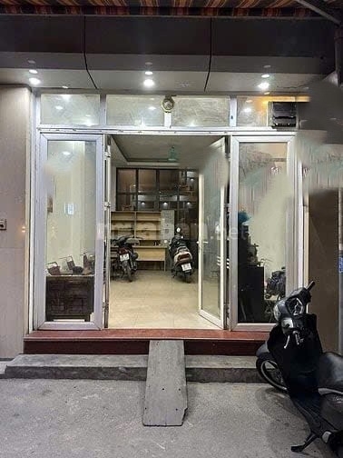 Cho thuê MBKD Phố Lò Đúc Cà Phê Spa KD nhỏ 40m2 mt 4m ngõ ô tô 7 Triệu