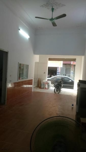 Cho thuê MBKD Tăng Thiết Giáp Bắc Từ Liêm 75m2 1.5 tầng mt 6m 11 Triệu