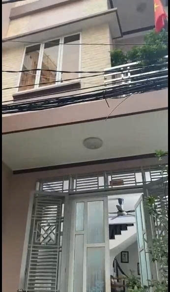 Cho thuê nhà 3 tầng tại tổ 24D Mai Sơn vị trí gần Nhà nghỉ Hoàng Gia và chỉ cách Công viên Văn Lang