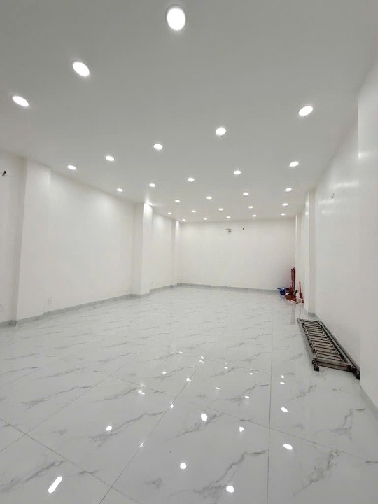 Cho thuê nhà 5 tầng mặt tiền QL50 ngay ngã tư Tạ Quang Bửu P5Q8