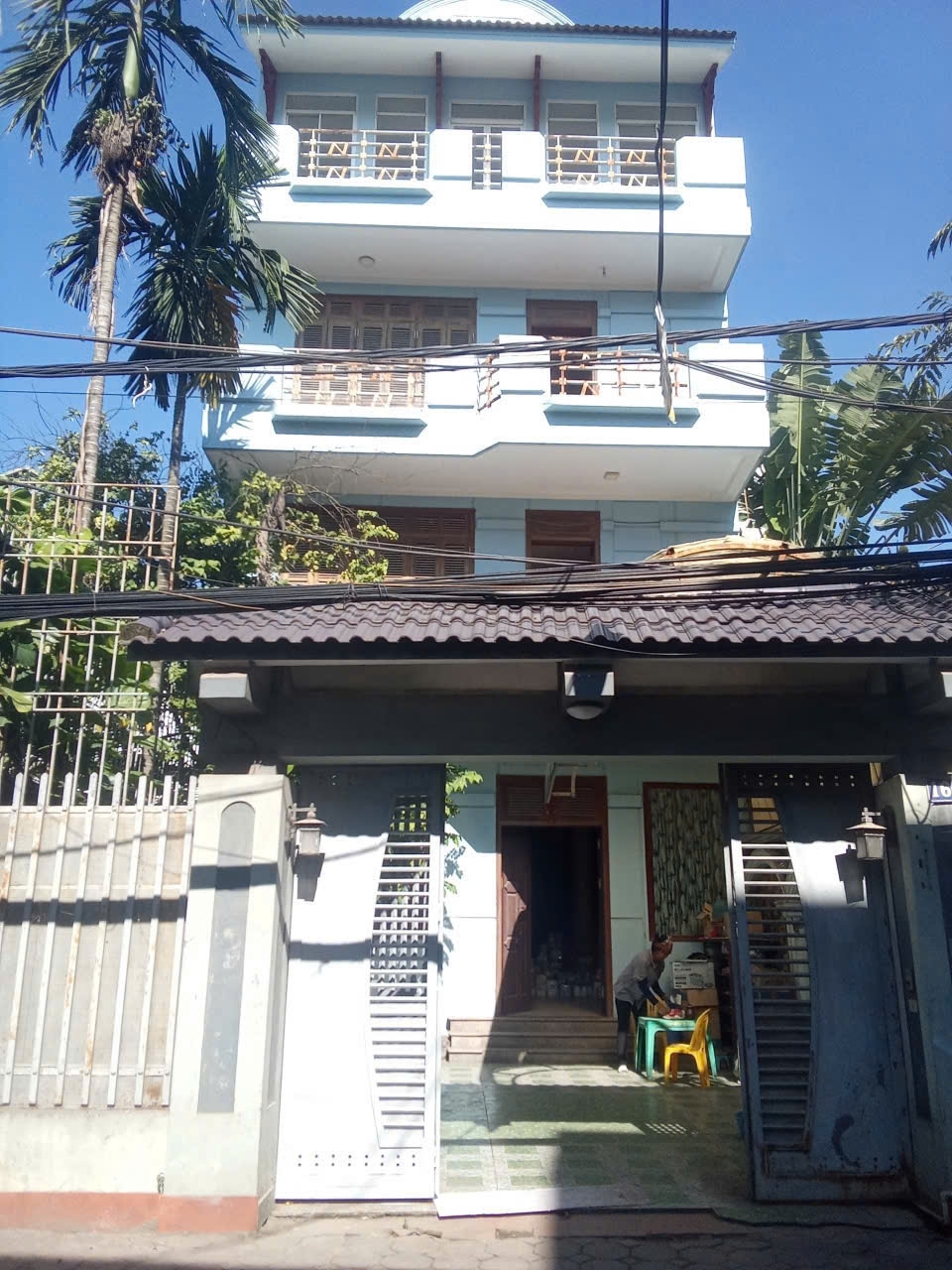 CHO THUÊ NHÀ ĐẸP 3.5 TẦNG – SÂN RỘNG – TẠI LONG BIÊN HÀ NỘI