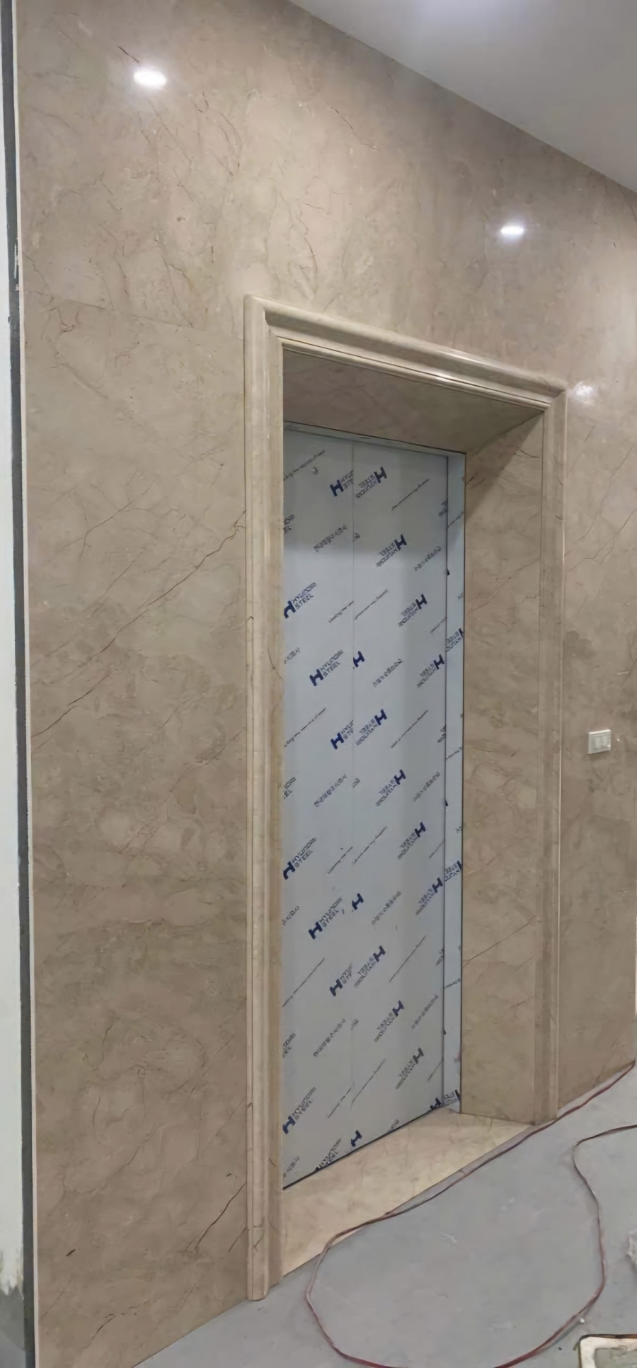 Cho thuê nhà đẹp căn góc Lò Đúc pccc Thang máy; 199m2* 6T- 114 Tr