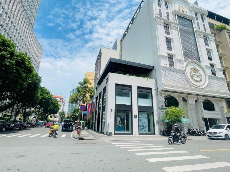 Cho thuê nhà góc 2 mặt tiền 02 Mạc Thị Bưởi với 23 - 25 Hai Bà Trưng Quận 1.