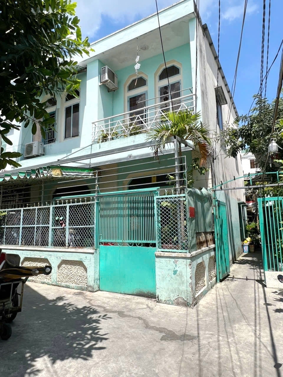 Cho thuê nhà góc 2 tầng (7.7x13m) gần đường Dương Bá Trạc P1Q8 . Giá 13 triệu
