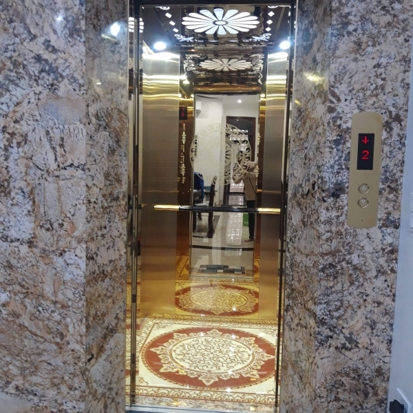 Cho thuê nhà hai cửa đi Thái Thịnh PCCC THANG MÁY 99m2x 5T *29 Tr