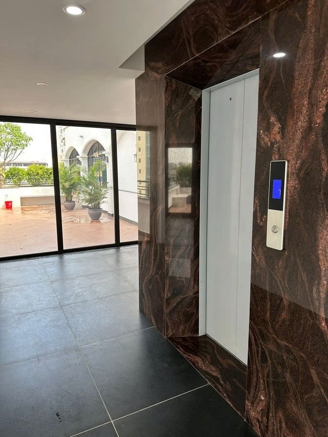 Cho thuê nhà hai mặt tiền 99m2_ 5T; vỉa hè Nguyễn Khánh Toàn-29 Tr