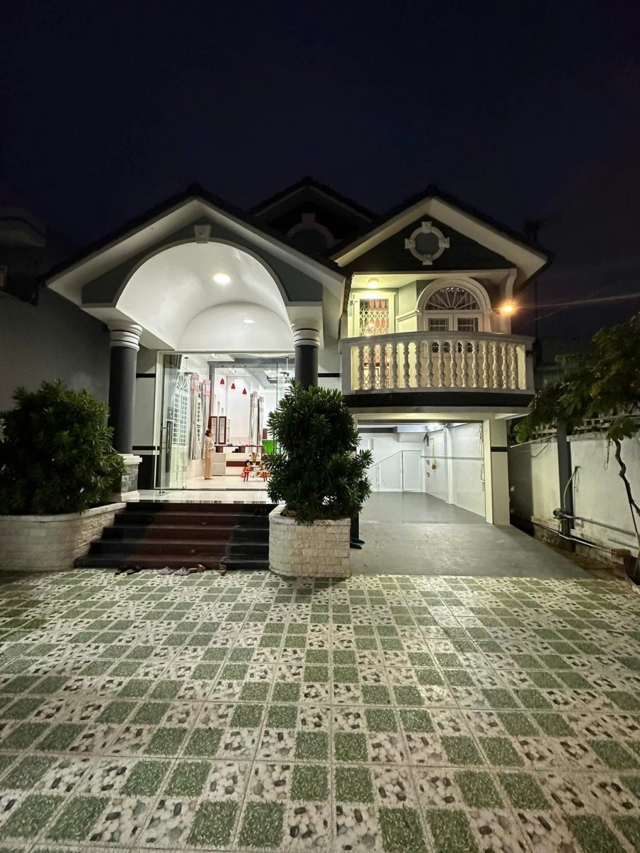 Cho Thuê Nhà Kd Mặt Tiền 2 Tầng 340m2 3pn Giá Tốt Kênh 30 Tháng 4 P.6 Tp.Sóc Trăng