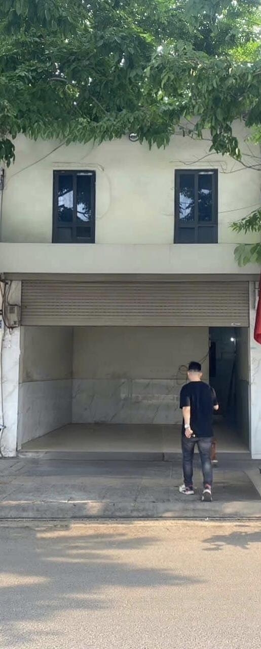 Cho thuê nhà Mặt Phố Đại La 2 tầng x 55m2 MT5m 3PN 22 Triệu Cà Phê Salon Spa