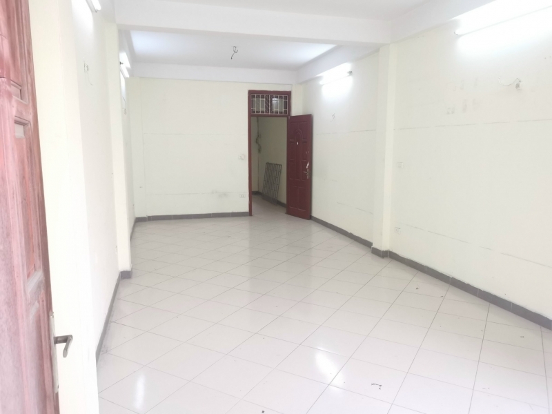 Cho thuê nhà mặt phố Hoàng Hoa Thám Hà Nội. 16tr/tháng. 2 tầng 50m vỉa hè để ô tô