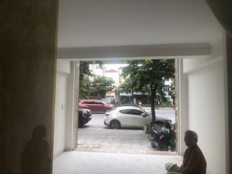Cho thuê nhà Mặt Phố Minh Khai 4.5 tầng x 25m2 mt 4m 2 ngủ 27 Triệu