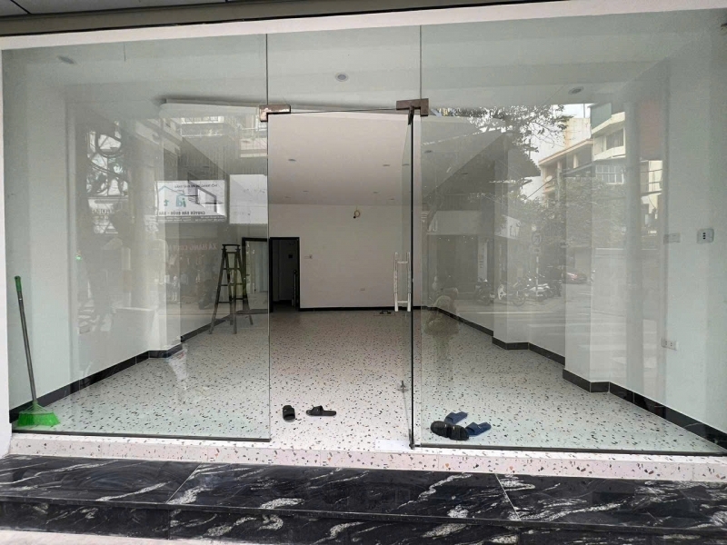 Cho thuê nhà Mặt phố Nguyễn Ngọc Nại KD Spa 50 m2*5 tầng 4PN 5 WC Giá 40 triệu