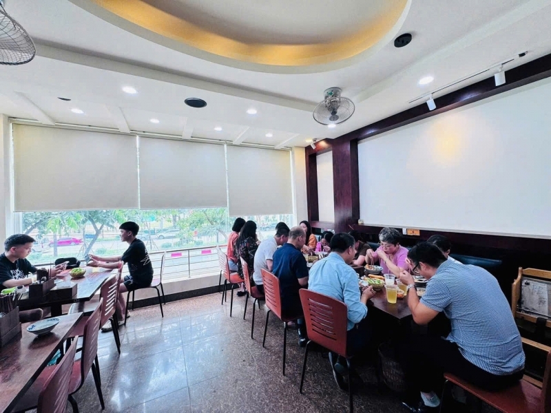 Cho thuê nhà mặt phố Văn Cao 35m2* 5 tầng  Mt 6m KD Spa hàng ăn Slon VP công ty. 35tr