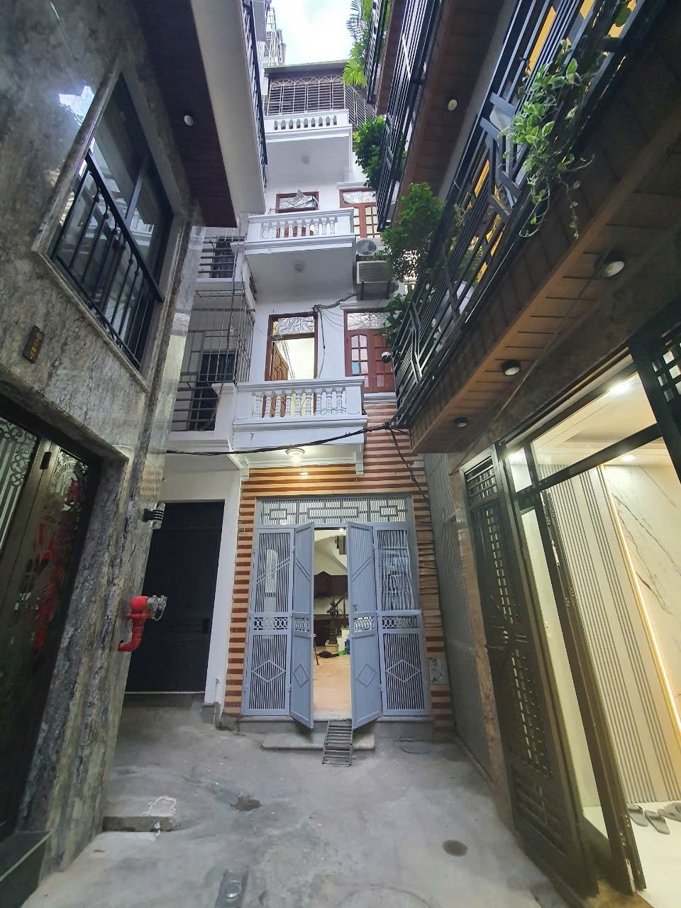 Cho thuê nhà Minh Khai 25m2 x 4 tầng 3 ngủ 3 vệ sinh 8.5 Triệu/tháng