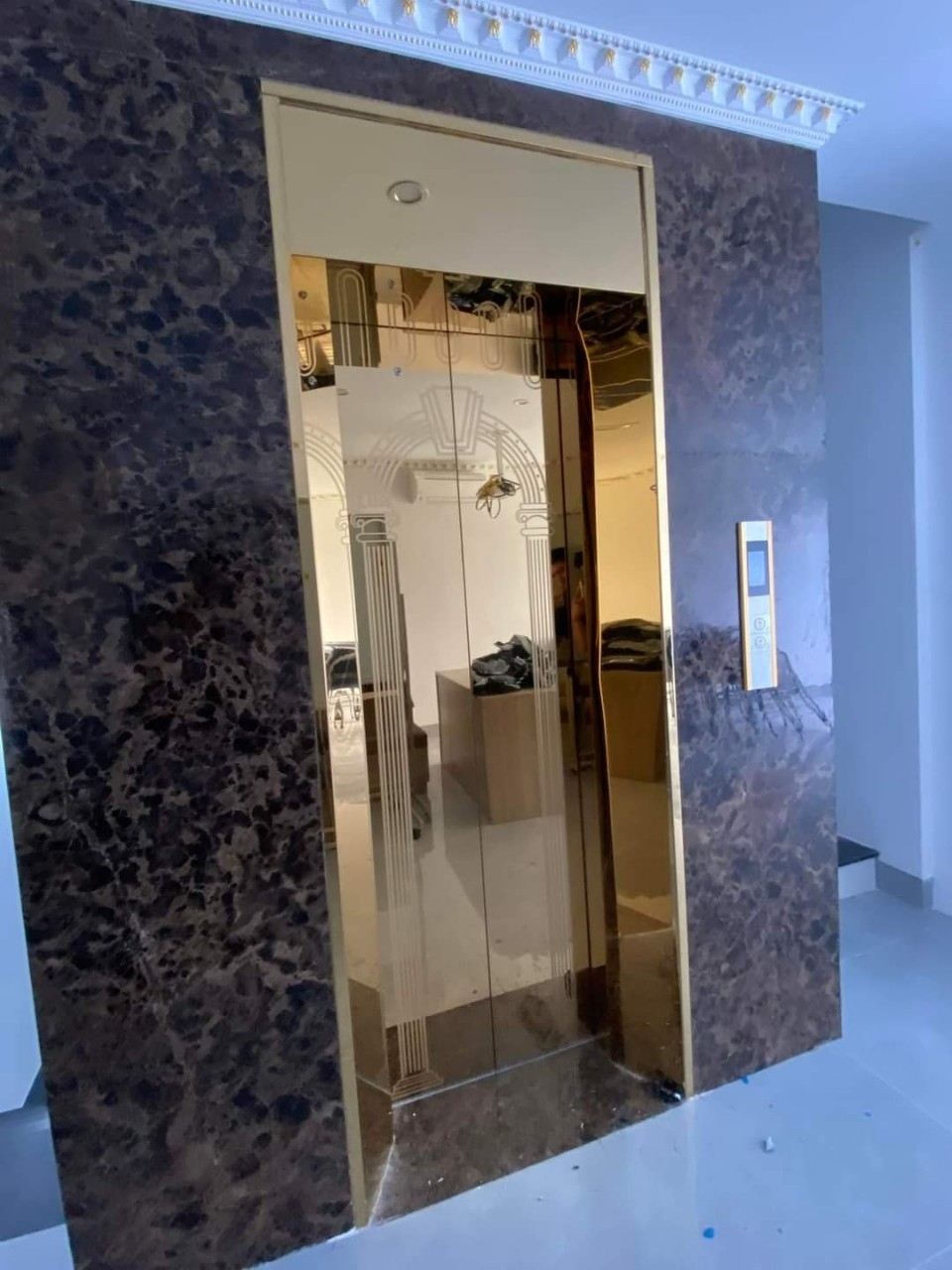 Cho thuê nhà mới căn góc Kim Liên/ Trung Tự 104m2x 5T vỉa hè 31 Tr