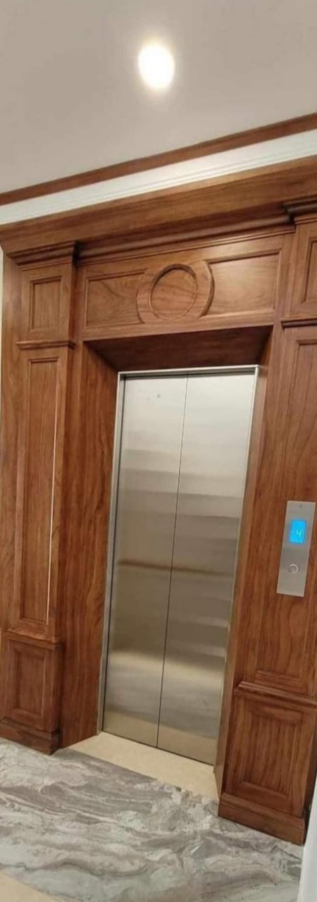 Cho thuê nhà mới hai cửa đi Đội Cấn thang máy; vỉa hè 99m2* 5T- 32 Tr