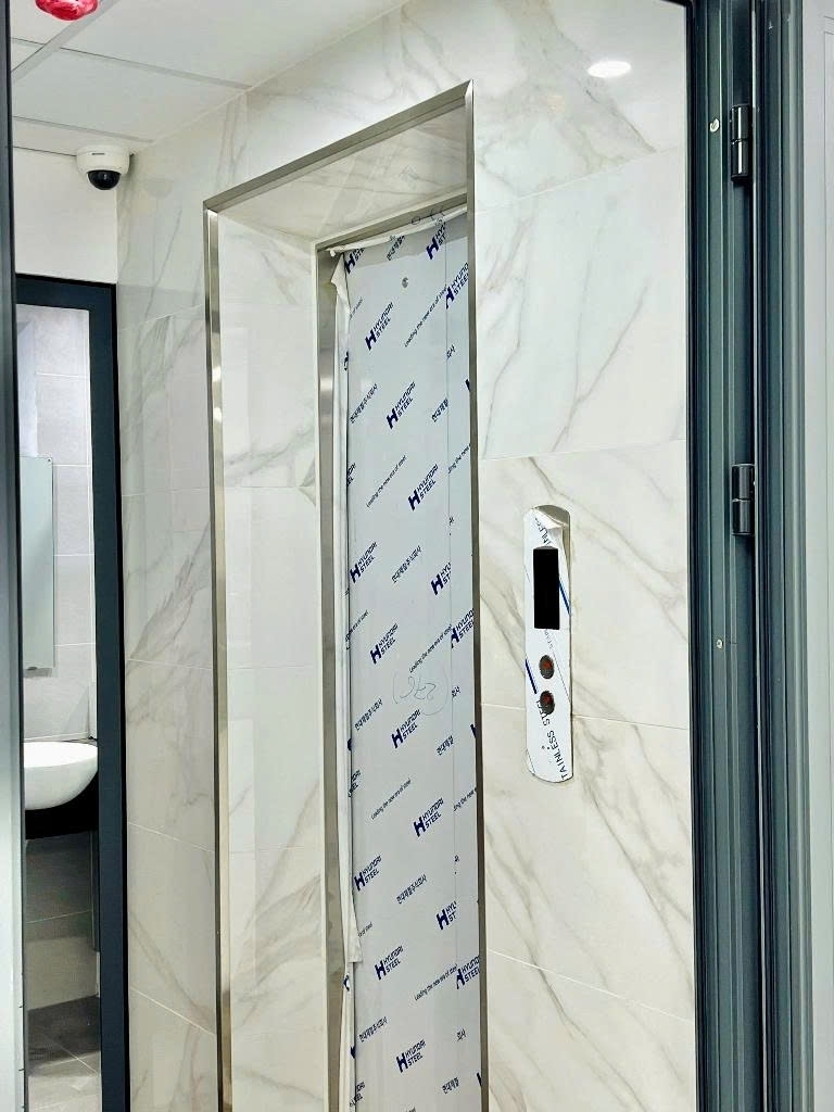 Cho thuê nhà mới hai mặt tiền 95m2_ 4T; vỉa hè Trần Nhân Tông-29 Tr