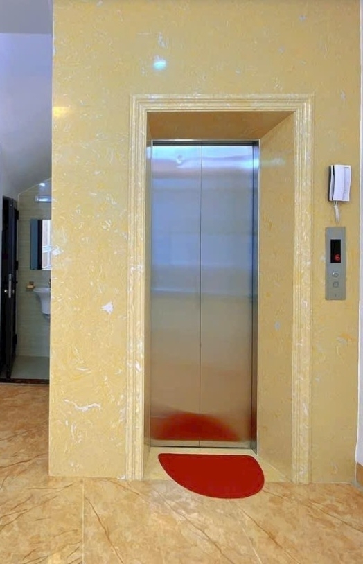 Cho thuê nhà mới hai mặt tiền 95m2_ 4T; vỉa hè Trần Nhân Tông-31 Tr