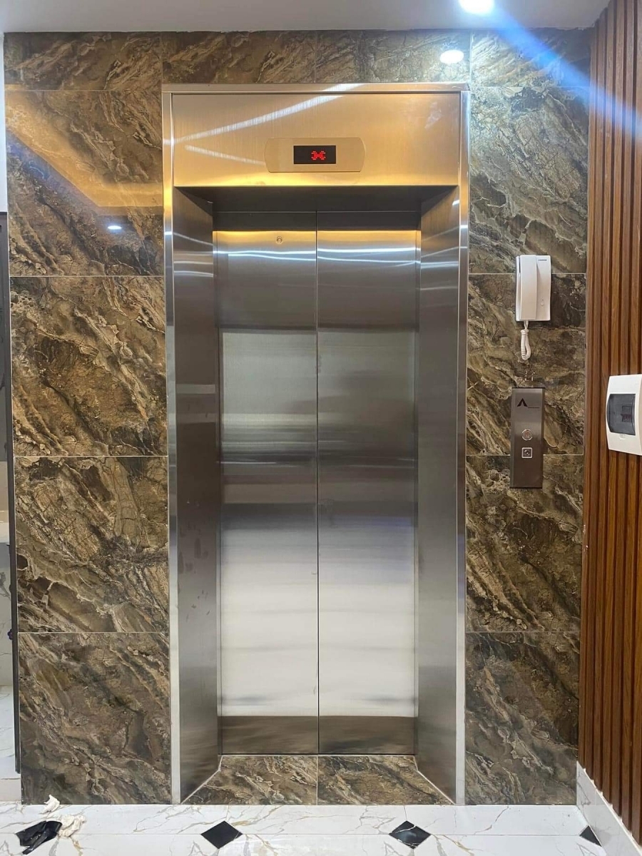 Cho thuê nhà mới lô góc Thụy Khuê PCCC Thang máy; 100m2* 5T- 29 Tr