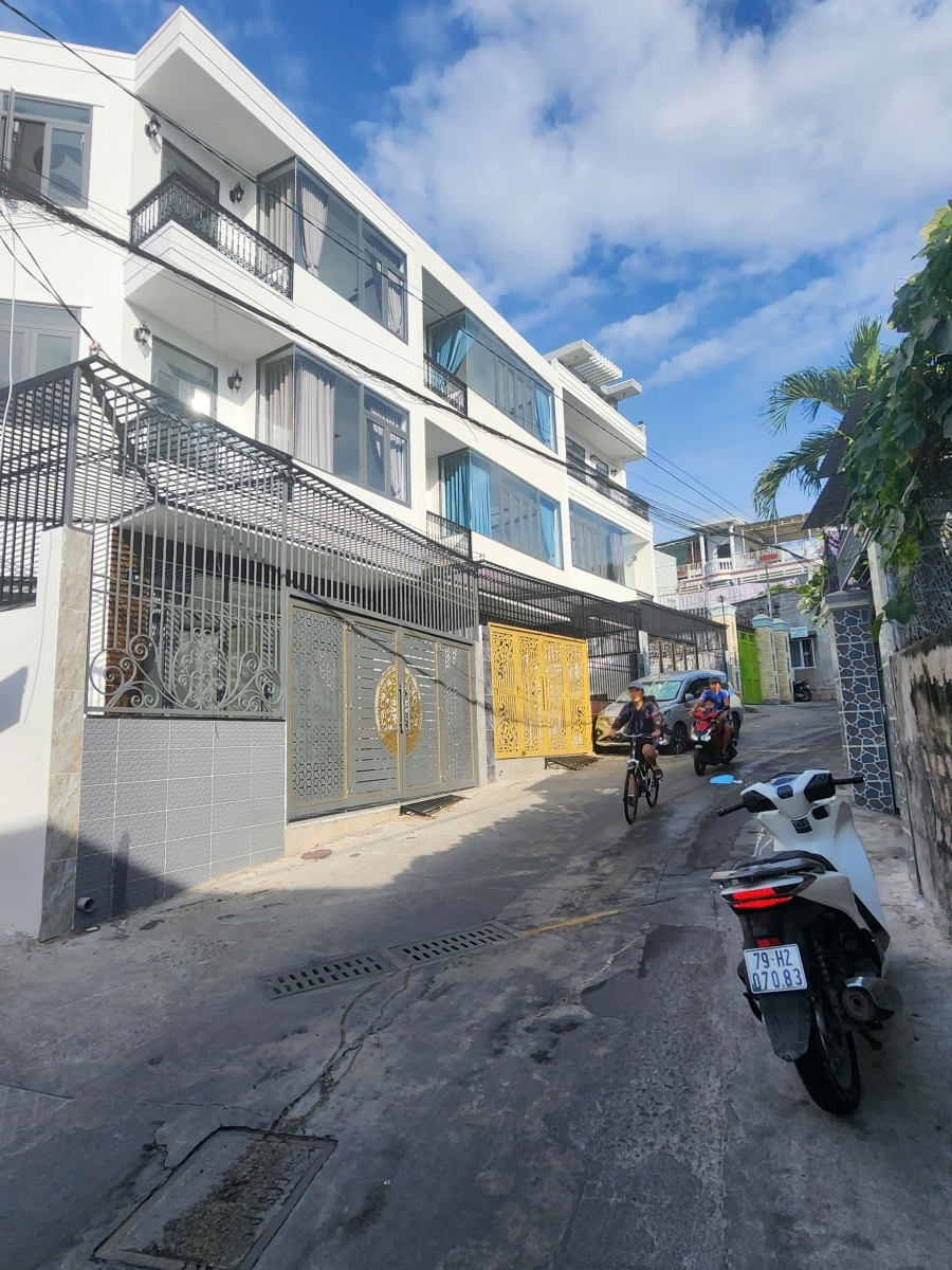 CHO THUÊ NHÀ MỚI MẶT TIỀN GẦN ĐẠI HỌC NHA TRANG PHƯỜNG BẮC NHA TRANG.