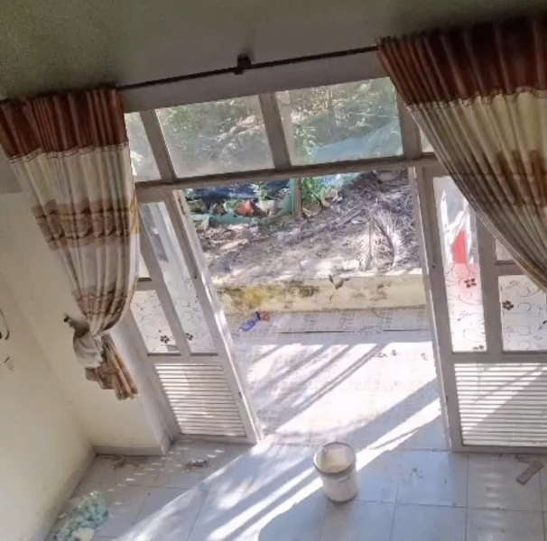 ♪ Cho thuê nhà MT Phó Đức Chính 7 triệu 150m2 C4 2pn 2WC