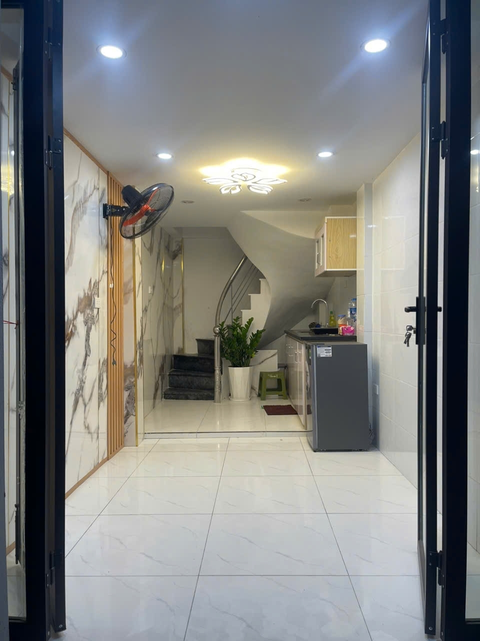 Cho thuê nhà ngõ 124 Vĩnh Tuy 25m² 5 tầng 3 ngủ 10tr