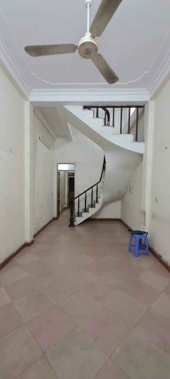 Cho thuê nhà ngõ 1295 Giải Phóng 45m2 x 3 tầng 3 ngủ 3 wc 11 Triệu/tháng VP KD on ở gđ