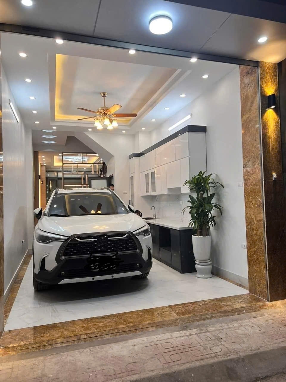 Cho thuê nhà ngõ 132 Nguyễn Xiển 55m2 x 5 tầng 6PN 24 Triệu ô tô KD văn phòng T.tâm