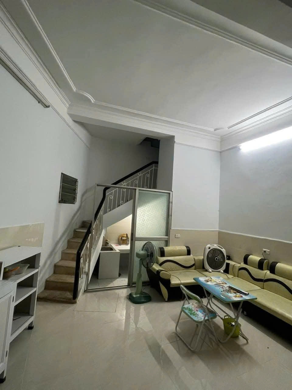 Cho thuê nhà ngõ 345 Khương Trung 40m2 x 2 tầng 3 ngủ 1 wc 1 nhà tắm 8 triệu