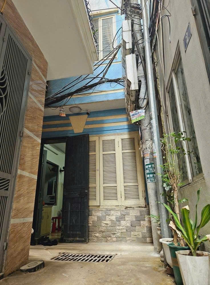 Cho thuê nhà ngõ 467 Lĩnh Nam 30m2 x 4 tầng 3 ngủ chỉ 7.5 Triệu