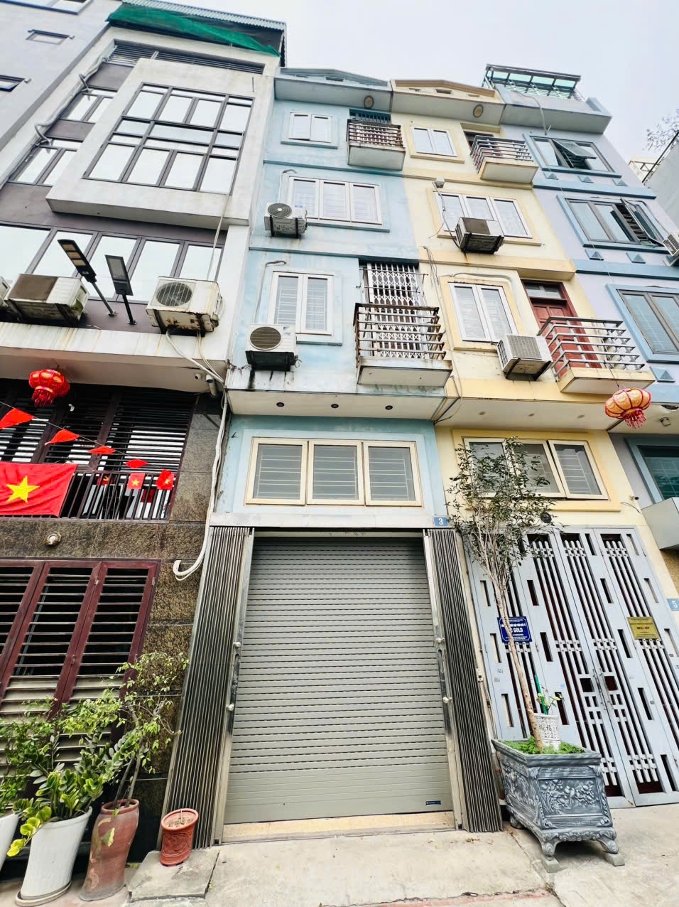 Cho thuê nhà ngõ 902 Kim Giang 4.5 tầng x 36m2 5 ngủ 3 vệ sinh 11 triệu vào ngay