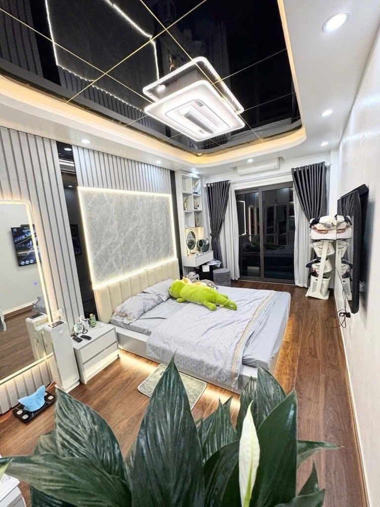 Cho thuê nhà ngõ Chợ Khâm Thiên 30m2 x 4 tầng 3PN 3VS 15 triệu