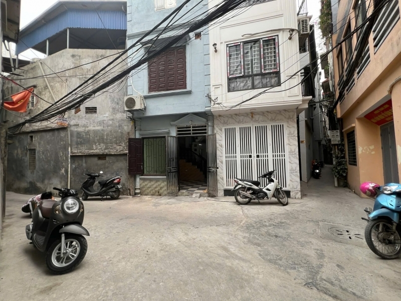 Cho thuê nhà ngõ Minh Khai 40m² x 4 tầng 3PN 3VS 13 triệu/tháng