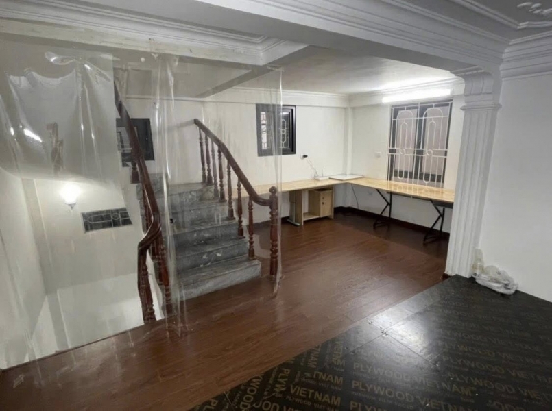 Cho thuê nhà ngõ Minh Khai 5 tầng 37m2 4 ngủ 3 vệ sinh 12 Triệu