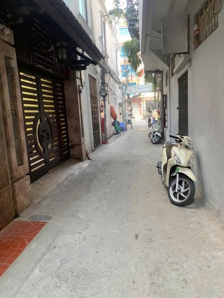 Cho thuê nhà ngõ ô tô Giảng Võ 25m² x 35 tầng 2 ngủ 3 WC 1 gác xép chỉ 8 triệu