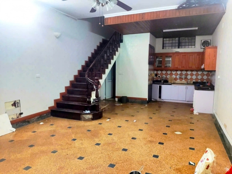 Cho thuê nhà ngõ ô tô Thái Hà 60m² x 4 tầng 4 ngủ 3 vệ sinh 15 Triệu