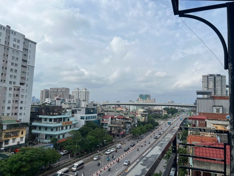 Cho thuê nhà ngõ ô tô Văn Cao 39m2 3 tầng 4 ngủ 2 vệ sinh 14 triệu