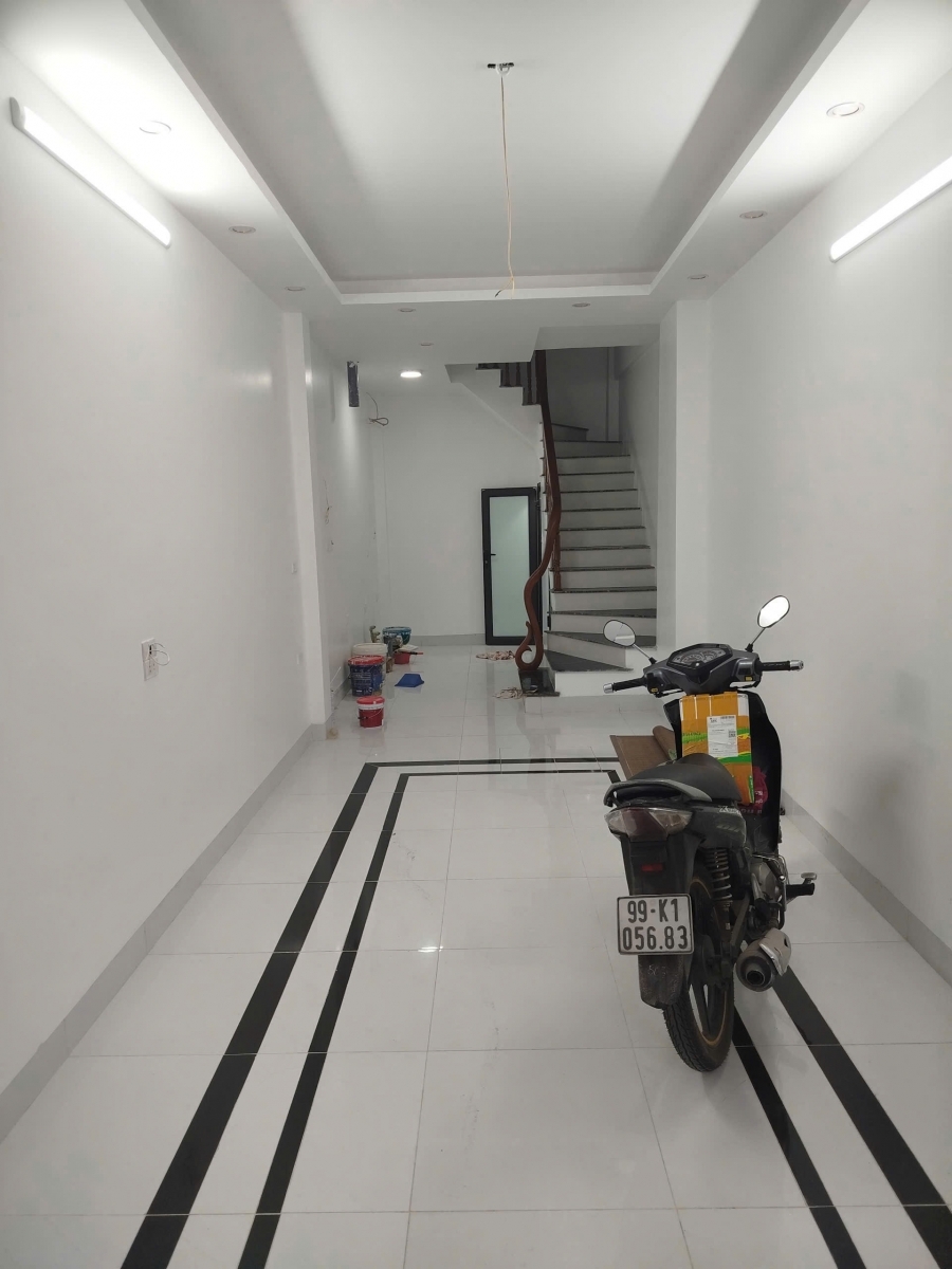 Cho thuê nhà nguyên căn mới kinh kong ngõ 100 Thúy Lĩnh 33m2 x 5 tầng 3 ngủ kk 8 Triệu
