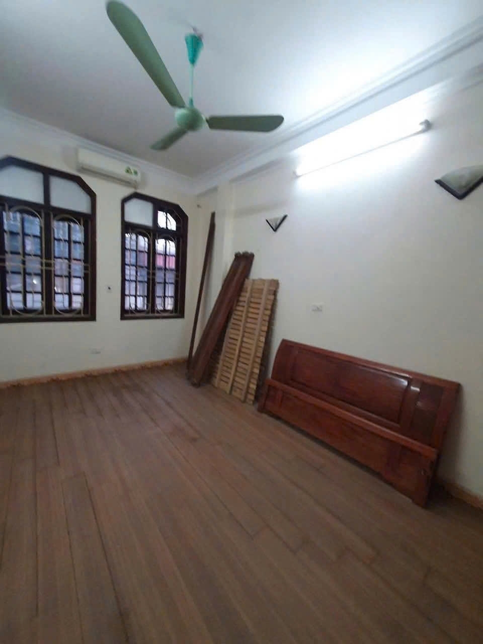 Cho thuê nhà nguyên căn ngõ 175 Định Công 35m² x 5 tầng 3PN 12 Triệu